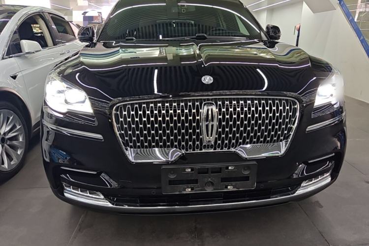 Used Lincoln Aviator 2021 3.0T V6 All-Wheel-Drive Executive Edition Front