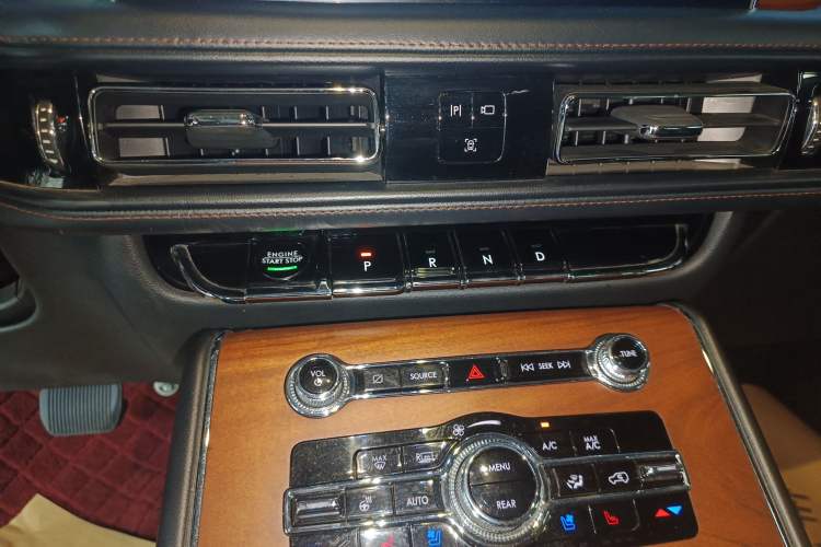 Used Lincoln Aviator 2021 3.0T V6 Four-Wheel Drive Luxury Edition Gear Lever