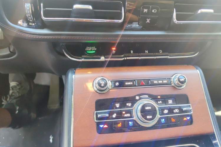 Used Lincoln Aviator 2021 3.0T V6 Four-Wheel Drive Luxury Edition Gear Lever