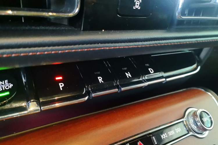 Used Lincoln Aviator 2021 3.0T V6 Four-Wheel Drive Luxury Edition Gear Lever