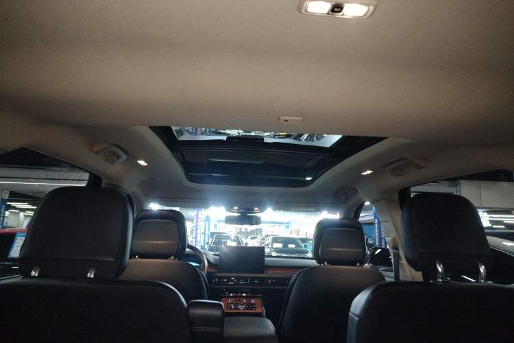 Used Lincoln Aviator 2021 3.0T V6 Four-Wheel Drive Luxury Edition Headliner