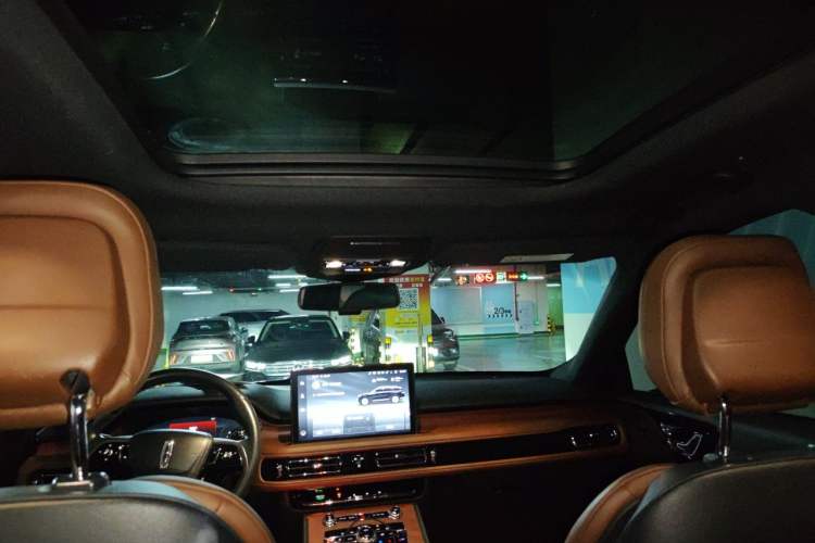 Used Lincoln Aviator 2021 3.0T V6 Four-Wheel Drive Zunya Edition Headliner