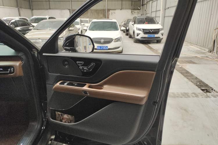 Used Lincoln Aviator 2021 3.0T V6 Four-Wheel Drive Zunya Edition Interior 2