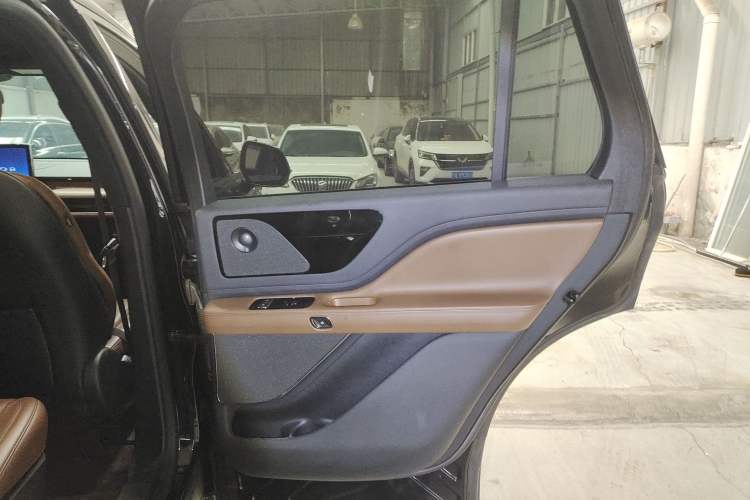 Used Lincoln Aviator 2021 3.0T V6 Four-Wheel Drive Zunya Edition Interior 3