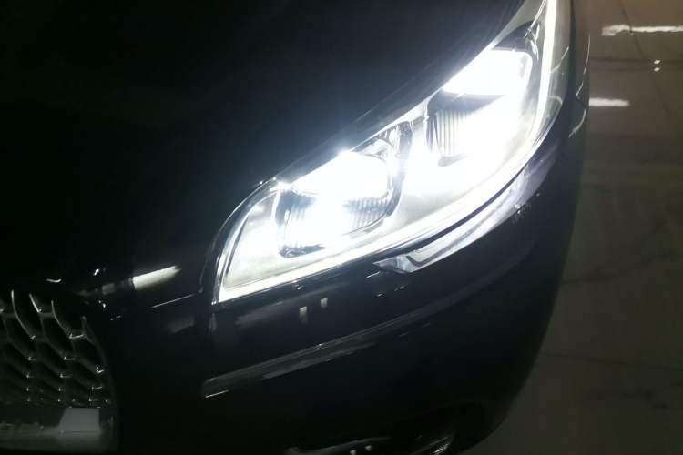 Used Lincoln Aviator 2021 3.0T V6 All-Wheel-Drive Executive Edition Left Front Headlight