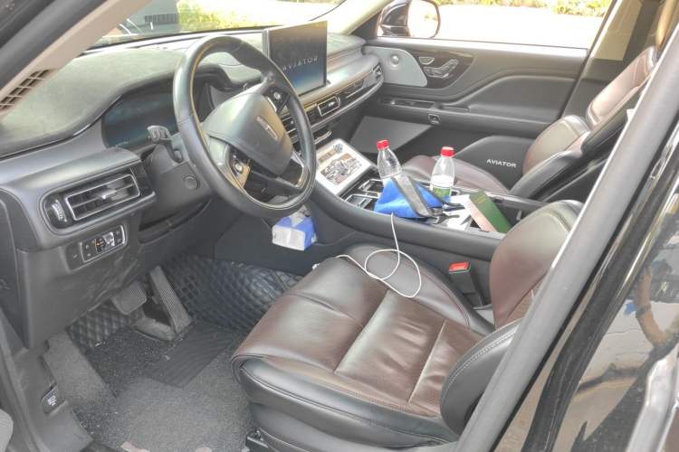 Used Lincoln Aviator 2021 3.0T V6 All-Wheel-Drive MONO Limited Edition Left Front Seat