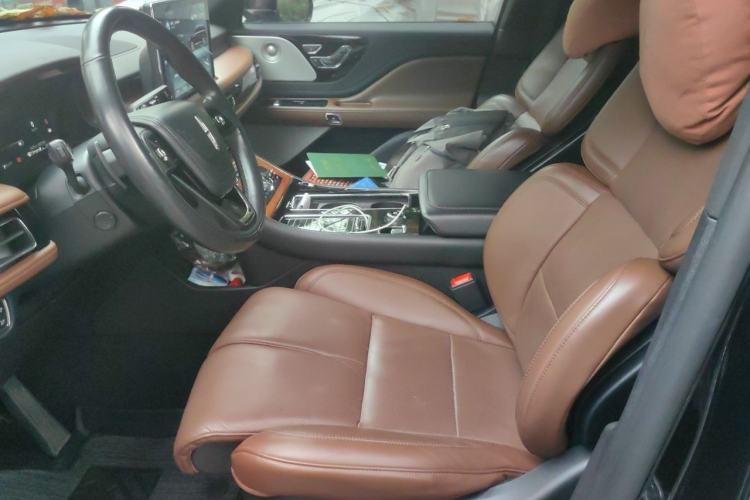 Used Lincoln Aviator 2021 3.0T V6 All-Wheel-Drive Executive Edition Left Front Seat