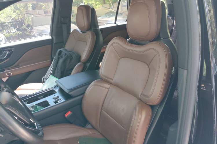Used Lincoln Aviator 2021 3.0T V6 All-Wheel-Drive Executive Edition Left Front Seat
