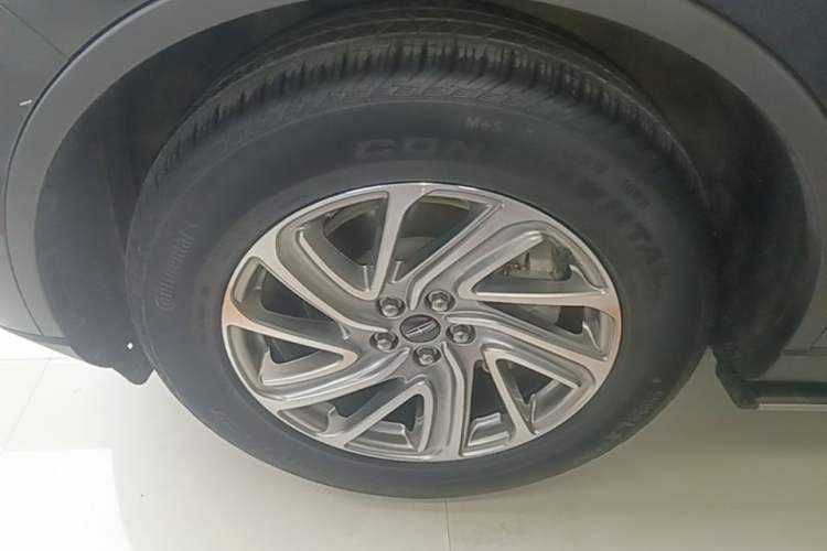 Used Lincoln Aviator 2021 3.0T V6 Four-Wheel Drive Luxury Edition Left Front Wheel Hub