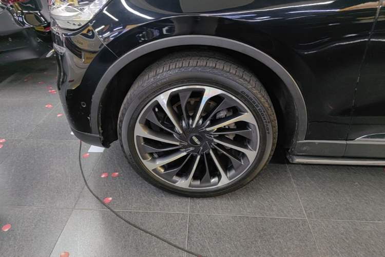 Used Lincoln Aviator 2021 3.0T V6 All-Wheel-Drive Executive Edition Left Front Wheel Hub