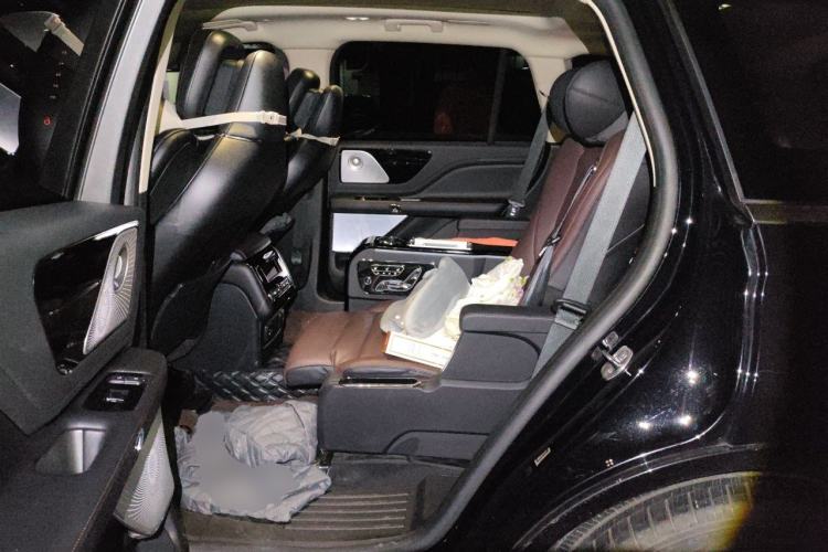 Used Lincoln Aviator 2021 3.0T V6 All-Wheel-Drive MONO Limited Edition Left Rear Seat