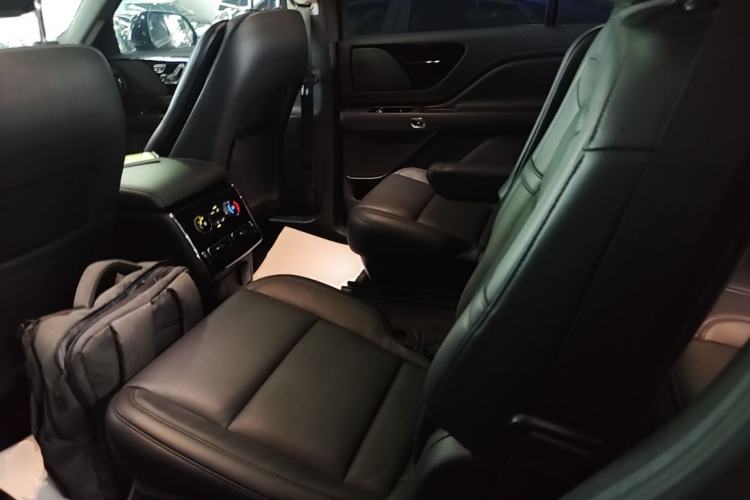 Used Lincoln Aviator 2021 3.0T V6 Four-Wheel Drive Luxury Edition Left Rear Seat
