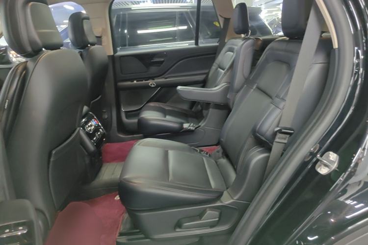 Used Lincoln Aviator 2021 3.0T V6 Four-Wheel Drive Luxury Edition Left Rear Seat