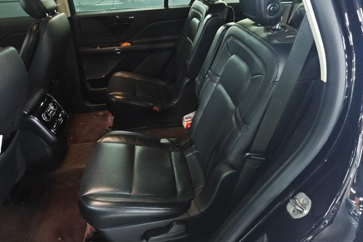 Used Lincoln Aviator 2021 3.0T V6 Four-Wheel Drive Luxury Edition Left Rear Seat