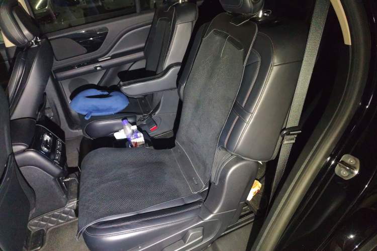 Used Lincoln Aviator 2021 3.0T V6 Four-Wheel Drive Luxury Edition Left Rear Seat