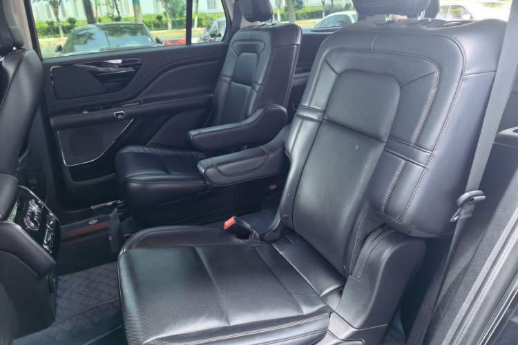 Used Lincoln Aviator 2021 3.0T V6 Four-Wheel Drive Luxury Edition Left Rear Seat