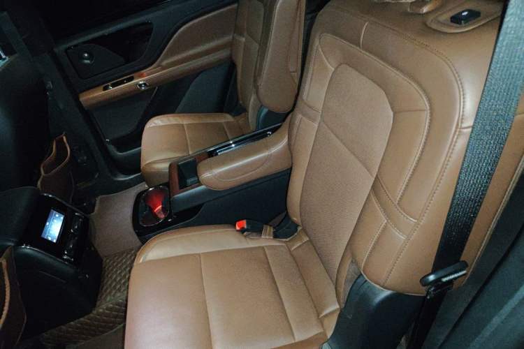 Used Lincoln Aviator 2021 3.0T V6 Four-Wheel Drive Zunya Edition Left Rear Seat