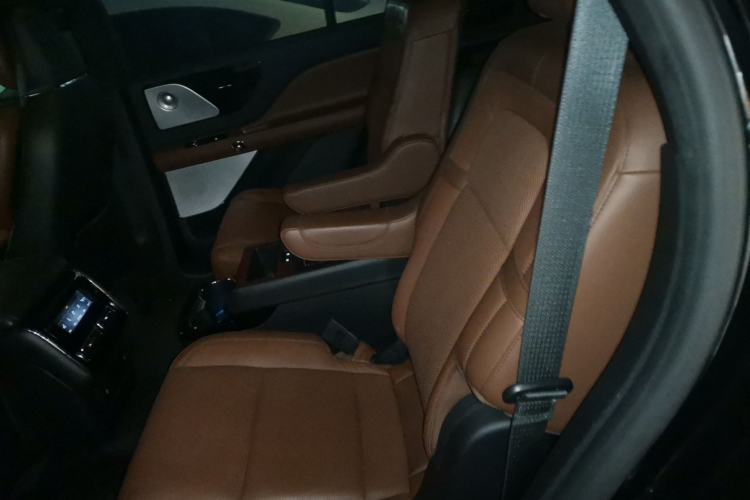 Used Lincoln Aviator 2021 3.0T V6 All-Wheel-Drive Executive Edition Left Rear Seat