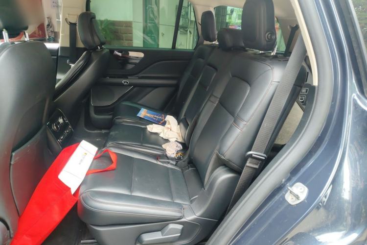 Used Lincoln Aviator 2021 3.0T V6 Two-Wheel Drive Zunyue Edition Left Rear Seat