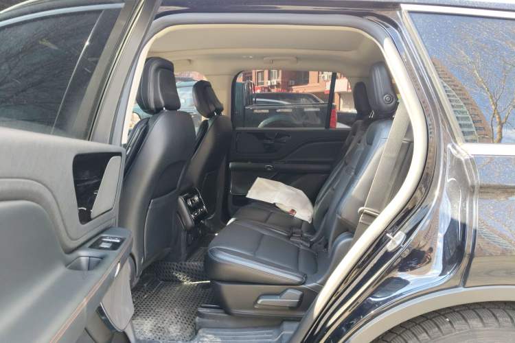 Used Lincoln Aviator 2021 3.0T V6 Two-Wheel Drive Zunyue Edition Left Rear Seat