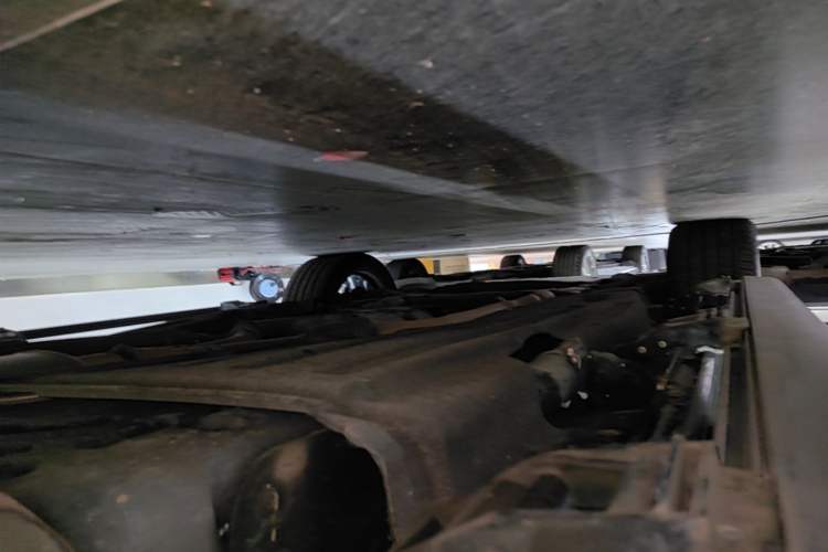 Used Lincoln Aviator 2021 3.0T V6 All-Wheel-Drive Executive Edition Left Side Sill