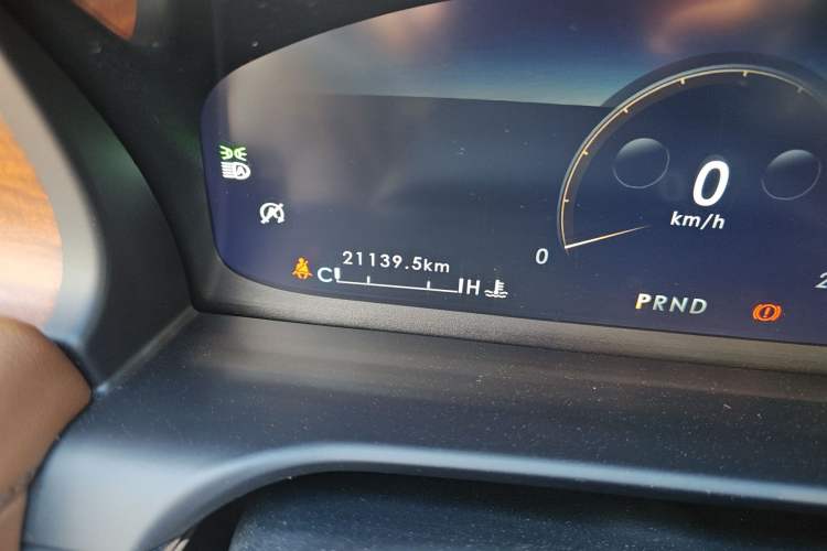 Used Lincoln Aviator 2021 3.0T V6 Four-Wheel Drive Zunya Edition Odometer Close Up
