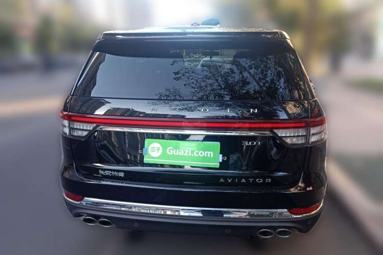 Used Lincoln Aviator 2021 3.0T V6 All-Wheel-Drive Executive Edition Rear