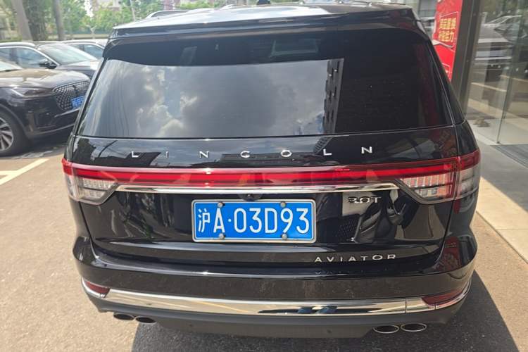 Used Lincoln Aviator 2021 3.0T V6 All-Wheel-Drive Executive Edition Rear