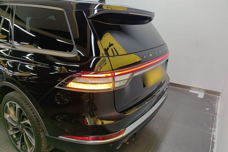 Used Lincoln Aviator 2021 3.0T V6 All-Wheel-Drive Executive Edition Rear