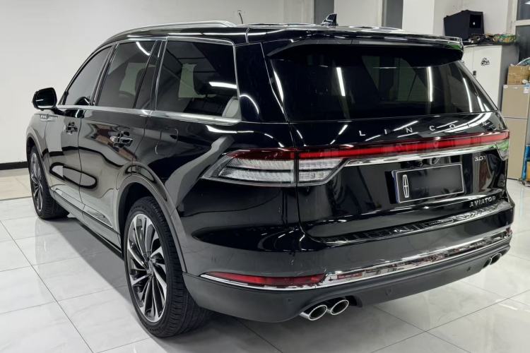 Used Lincoln Aviator 2021 3.0T V6 All-Wheel-Drive Executive Edition Rear Left 45 Deg