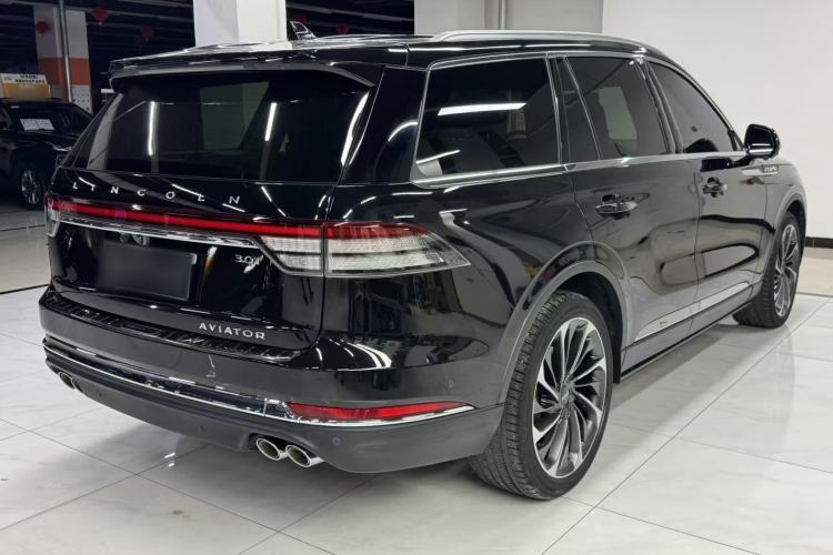 Used Lincoln Aviator 2021 3.0T V6 All-Wheel-Drive Executive Edition Rear Right 45 Deg