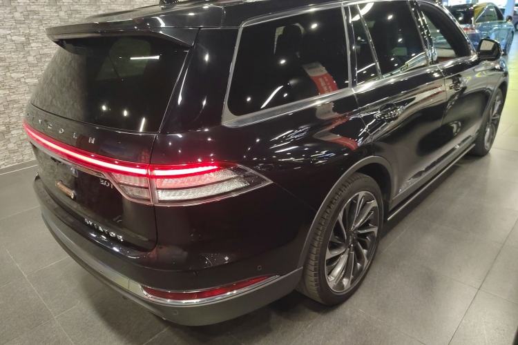 Used Lincoln Aviator 2021 3.0T V6 All-Wheel-Drive Executive Edition Rear Right 45 Deg