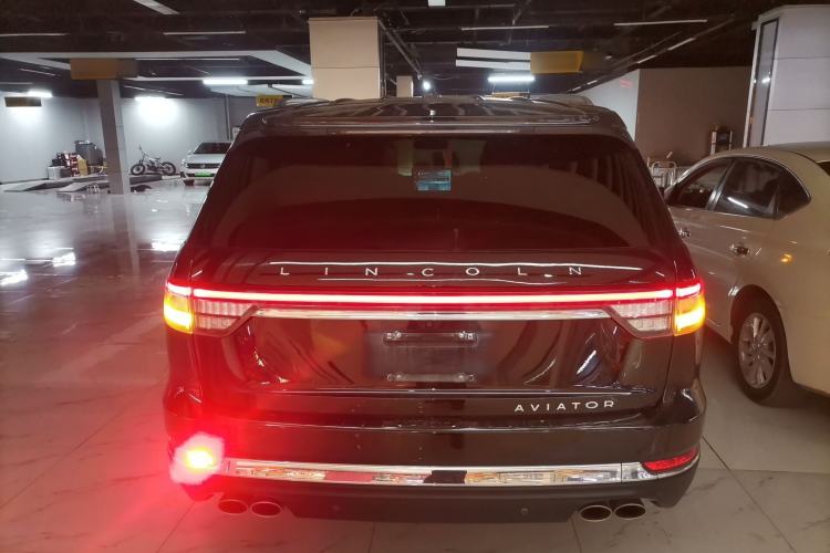 Used Lincoln Aviator 2021 3.0T V6 All-Wheel-Drive Executive Edition Rear