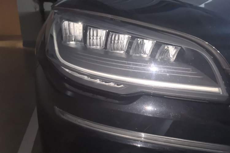 Used Lincoln Aviator 2021 3.0T V6 Four-Wheel Drive Zunya Edition Right Front Headlight