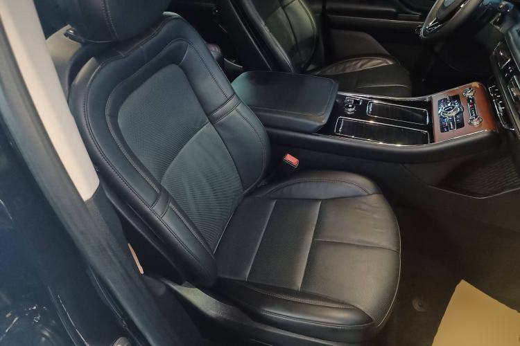 Used Lincoln Aviator 2021 3.0T V6 Four-Wheel Drive Luxury Edition Right Front Seat