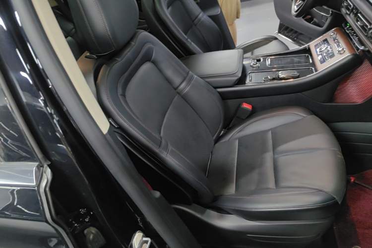 Used Lincoln Aviator 2021 3.0T V6 Four-Wheel Drive Luxury Edition Right Front Seat