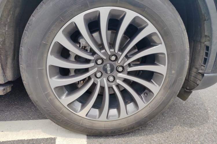 Used Lincoln Aviator 2021 3.0T V6 Four-Wheel Drive Zunya Edition Right Front Wheel Hub
