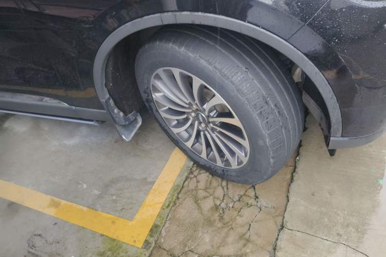 Used Lincoln Aviator 2021 3.0T V6 Four-Wheel Drive Zunya Edition Right Front Wheel Hub
