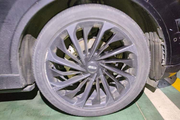 Used Lincoln Aviator 2021 3.0T V6 All-Wheel-Drive MONO Limited Edition Right Front Wheel Hub