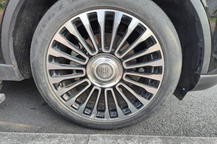 Used Lincoln Aviator 2021 3.0T V6 Four-Wheel Drive Luxury Edition Right Front Wheel Hub