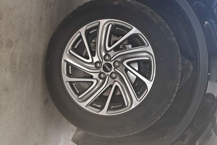 Used Lincoln Aviator 2021 3.0T V6 Four-Wheel Drive Luxury Edition Right Front Wheel Hub