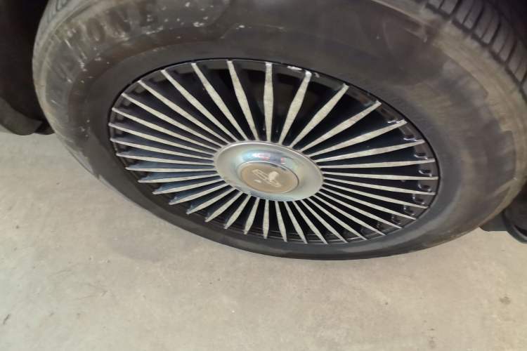 Used Lincoln Aviator 2021 3.0T V6 Four-Wheel Drive Luxury Edition Right Front Wheel Hub