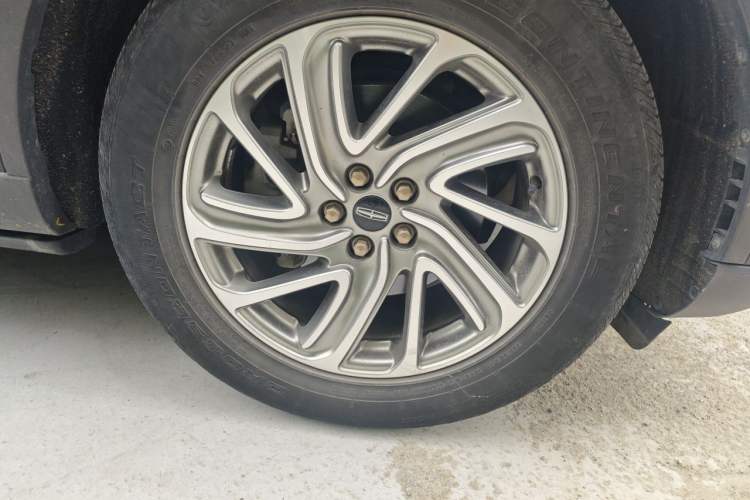 Used Lincoln Aviator 2021 3.0T V6 Four-Wheel Drive Luxury Edition Right Front Wheel Hub