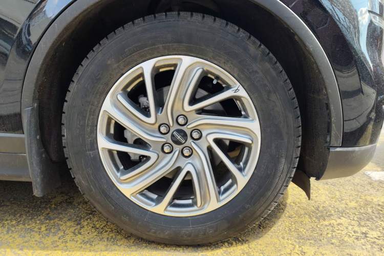 Used Lincoln Aviator 2021 3.0T V6 Two-Wheel Drive Zunyue Edition Right Front Wheel Hub