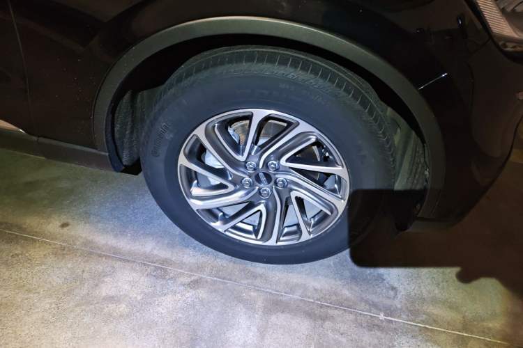 Used Lincoln Aviator 2021 3.0T V6 Four-Wheel Drive Luxury Edition Right Front Wheel Hub