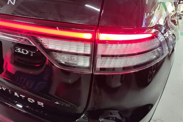 Used Lincoln Aviator 2021 3.0T V6 Four-Wheel Drive Luxury Edition Right Rear Taillight