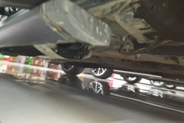 Used Lincoln Aviator 2021 3.0T V6 All-Wheel-Drive Executive Edition Right Side Sill