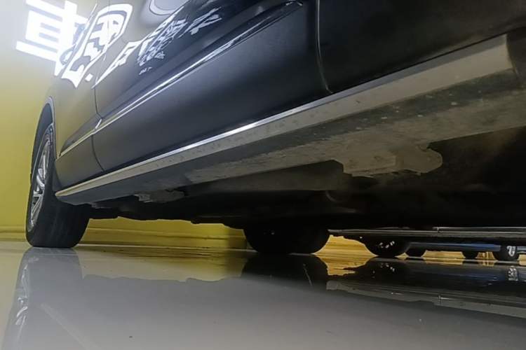 Used Lincoln Aviator 2021 3.0T V6 Four-Wheel Drive Luxury Edition Right Side Sill