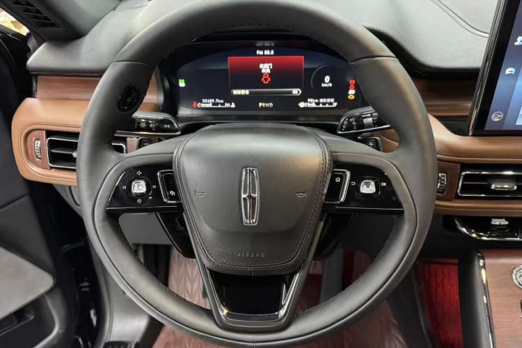Used Lincoln Aviator 2021 3.0T V6 All-Wheel-Drive Executive Edition Steering Wheel