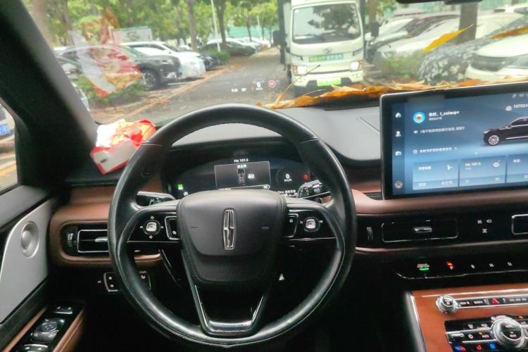 Used Lincoln Aviator 2021 3.0T V6 All-Wheel-Drive Executive Edition Steering Wheel